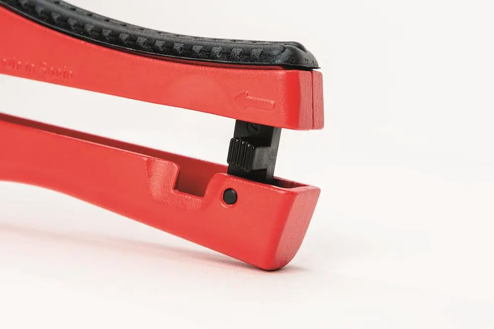 PLASTIC PIPE CUTTER 42MM RB (52000)-5.webp